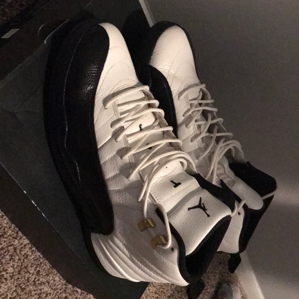 Jordan 12 taxi